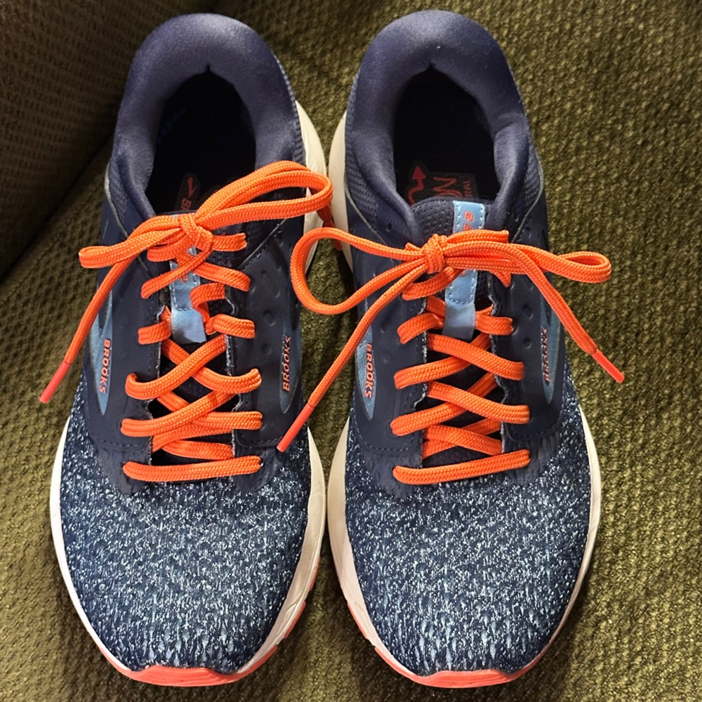 Brooks Size 6.5 womens sneakers tennis shoes Range 2 Neutral Cushion orange blue - Picture 4 of 14